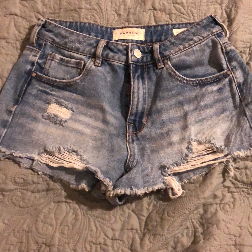 One of my favorite pair of shorts! Do not fit.